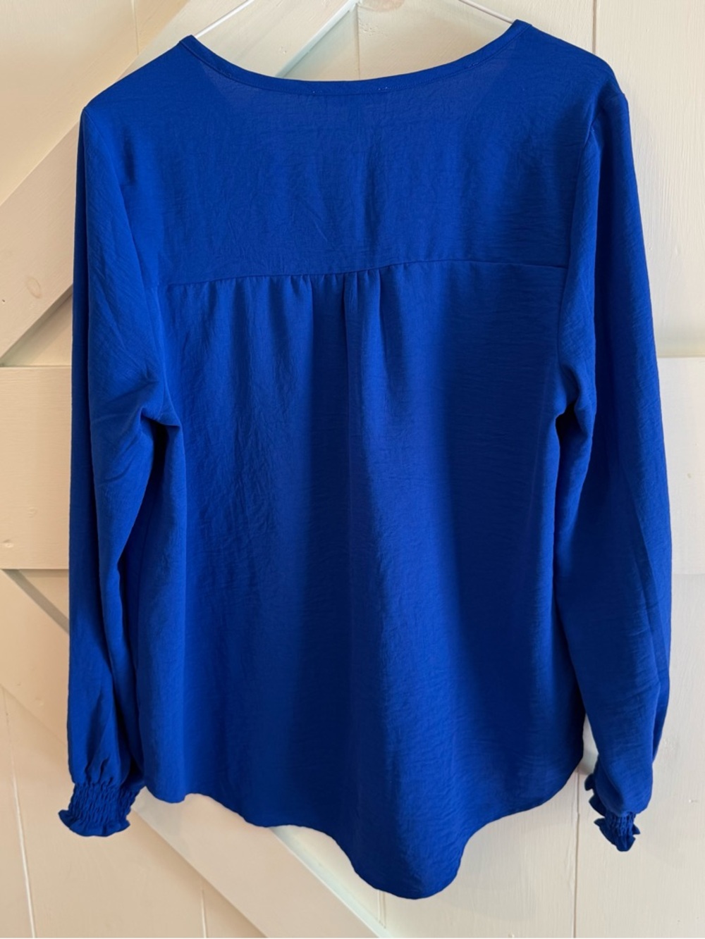 Como Blu Medium Royal Blue Satin Blouse Long Sleeve Smocked Cuff Hi-Low Top - Picture 7 of 10
